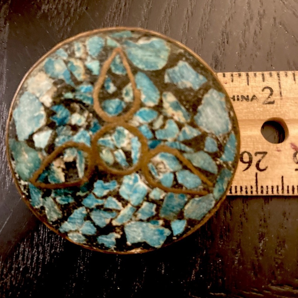 Vintage Turquoise Brass Inlaid Brooch Pin Jewelry 1960s C-Clasp Made in India - Picture 3 of 4